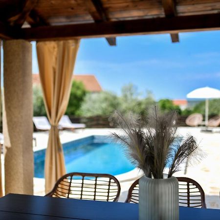 Wonderful Holiday House Bruno With Heated Pool Zara Esterno foto