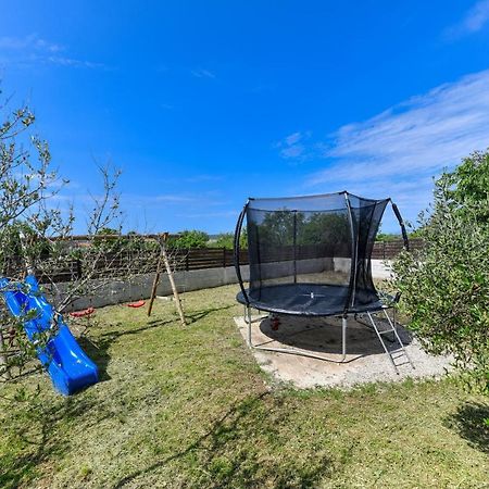 Wonderful Holiday House Bruno With Heated Pool Zara Esterno foto