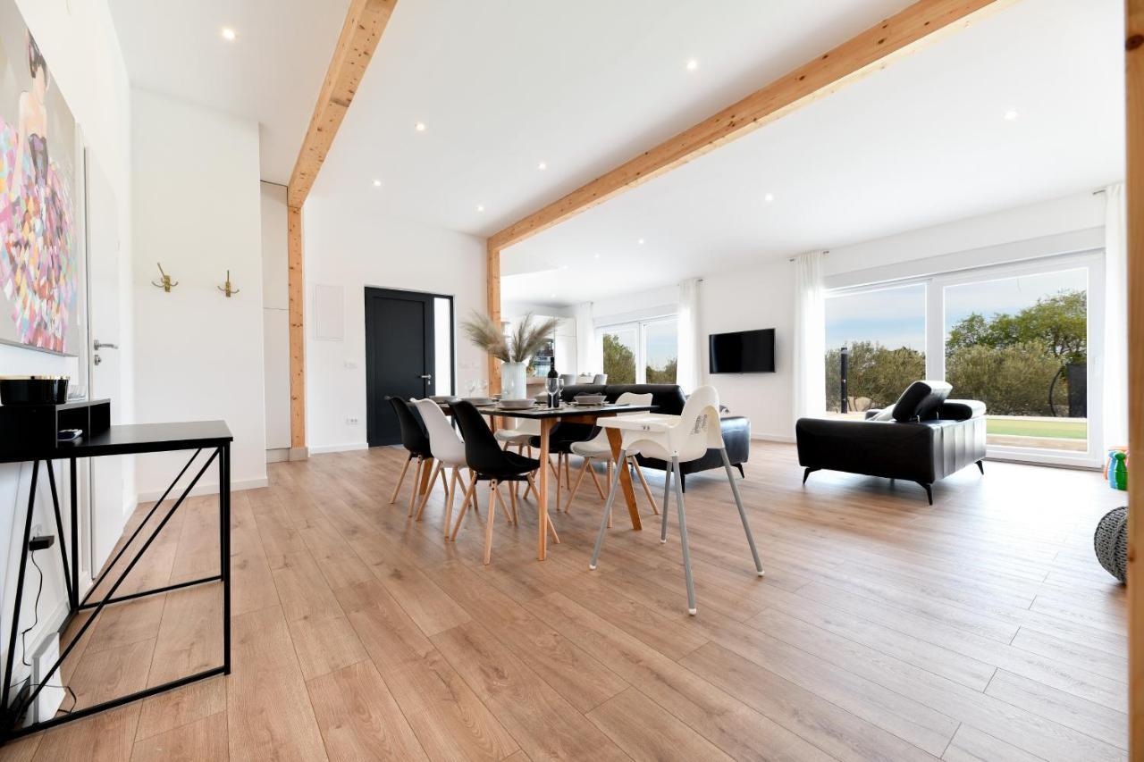 Wonderful Holiday House Bruno With Heated Pool Zara Esterno foto