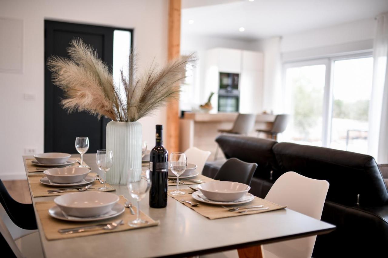Wonderful Holiday House Bruno With Heated Pool Zara Esterno foto