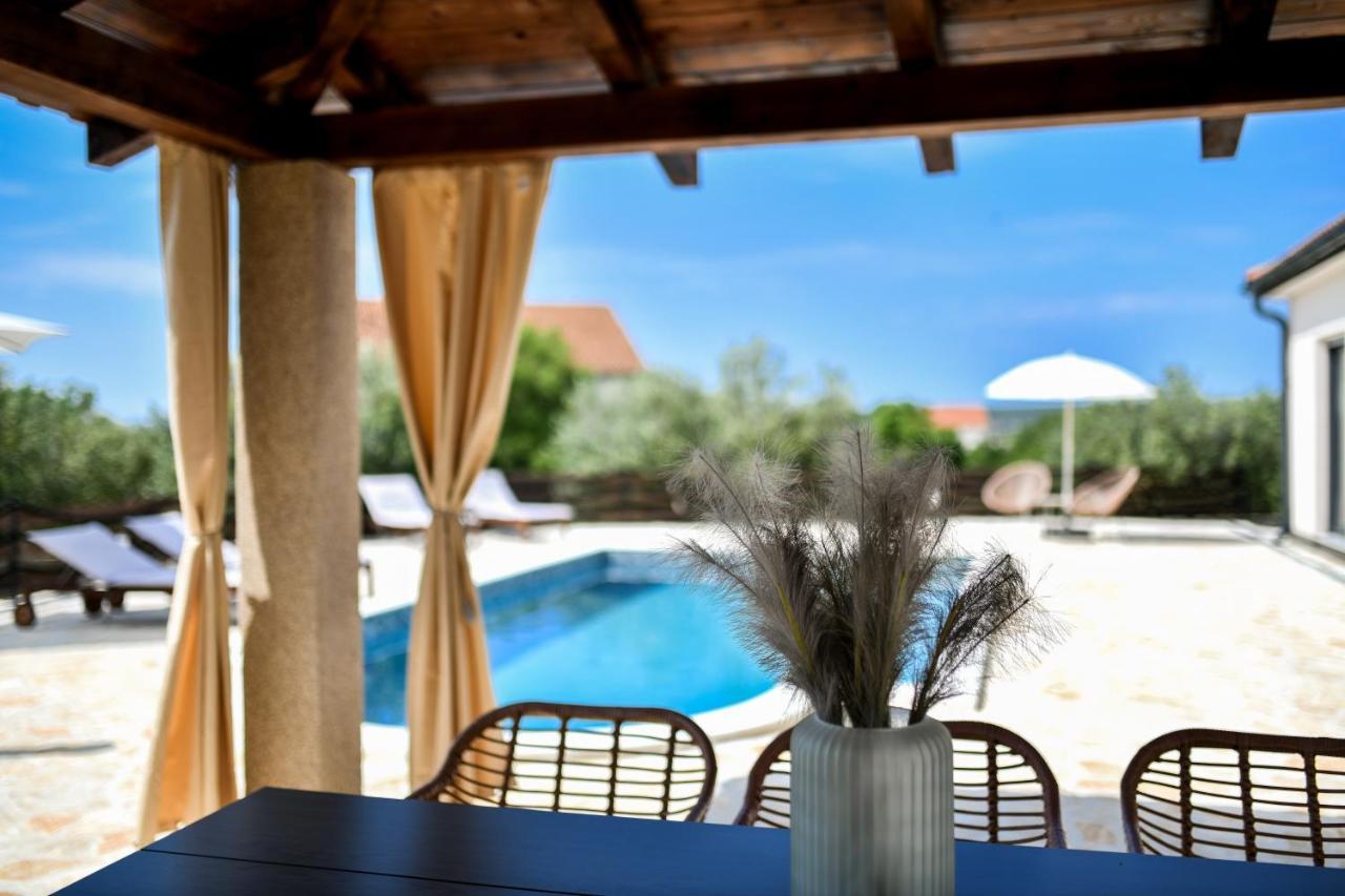 Wonderful Holiday House Bruno With Heated Pool Zara Esterno foto