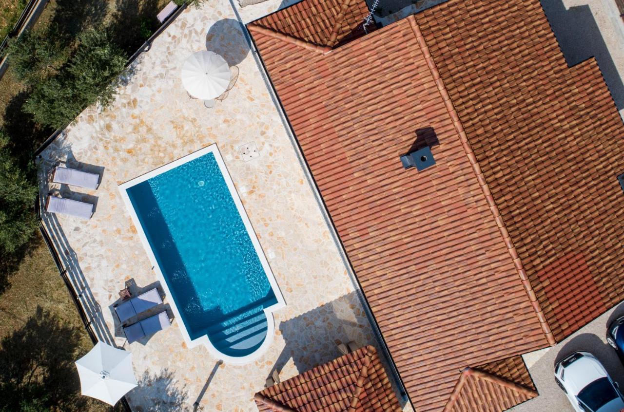 Wonderful Holiday House Bruno With Heated Pool Zara Esterno foto