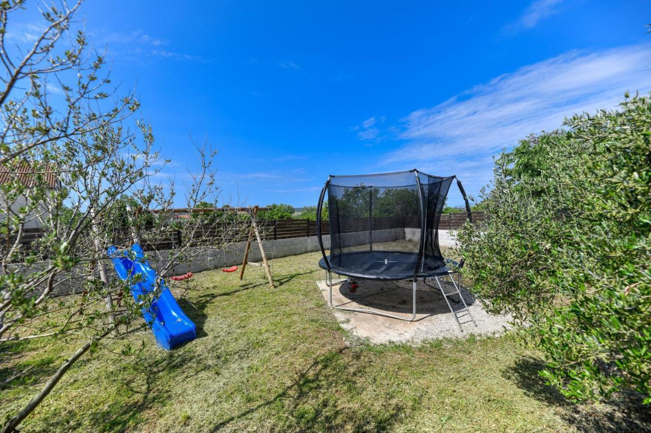 Wonderful Holiday House Bruno With Heated Pool Zara Esterno foto